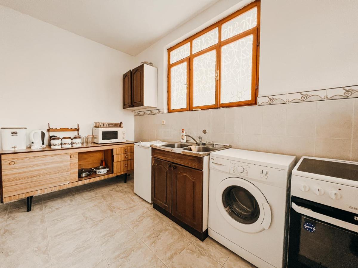 Vladivostok Apartments Tivat Exterior photo