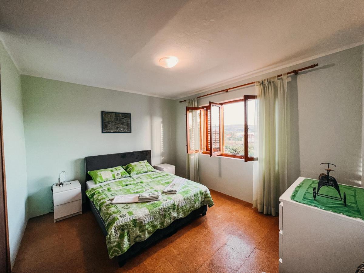Vladivostok Apartments Tivat Exterior photo
