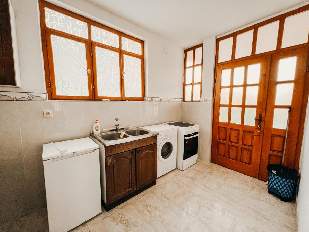 Vladivostok Apartments Tivat Exterior photo