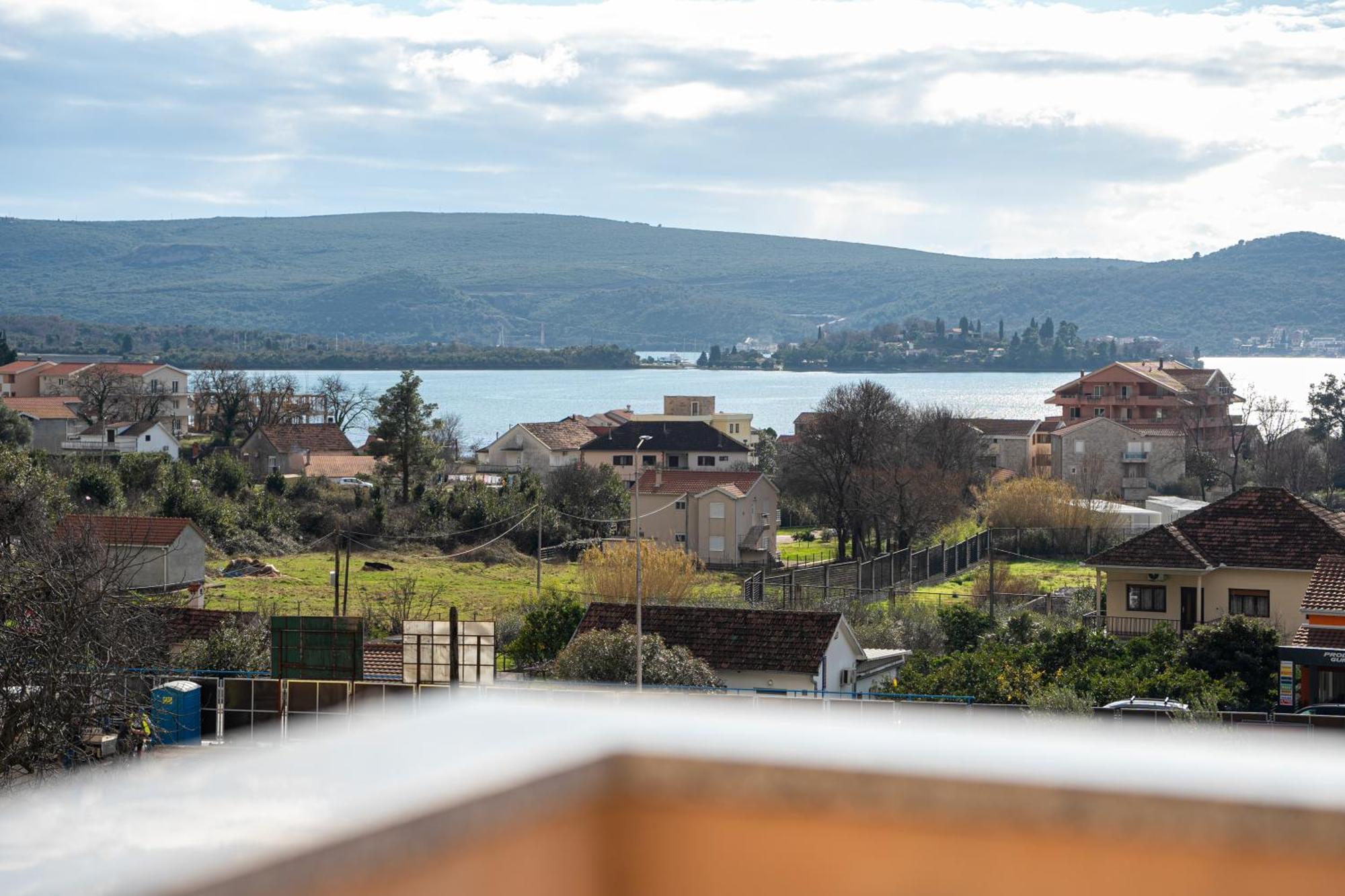 Vladivostok Apartments Tivat Exterior photo