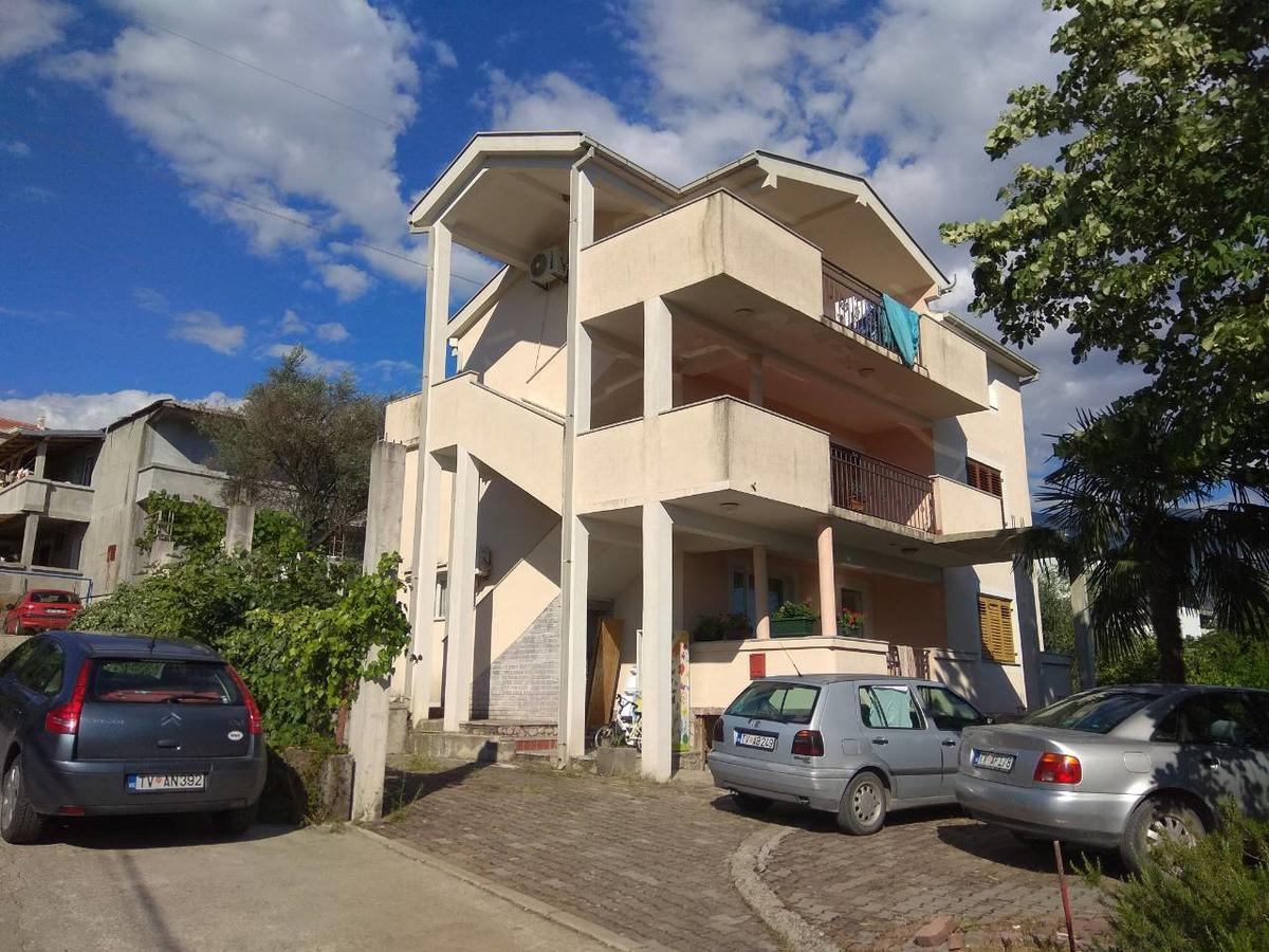 Vladivostok Apartments Tivat Exterior photo